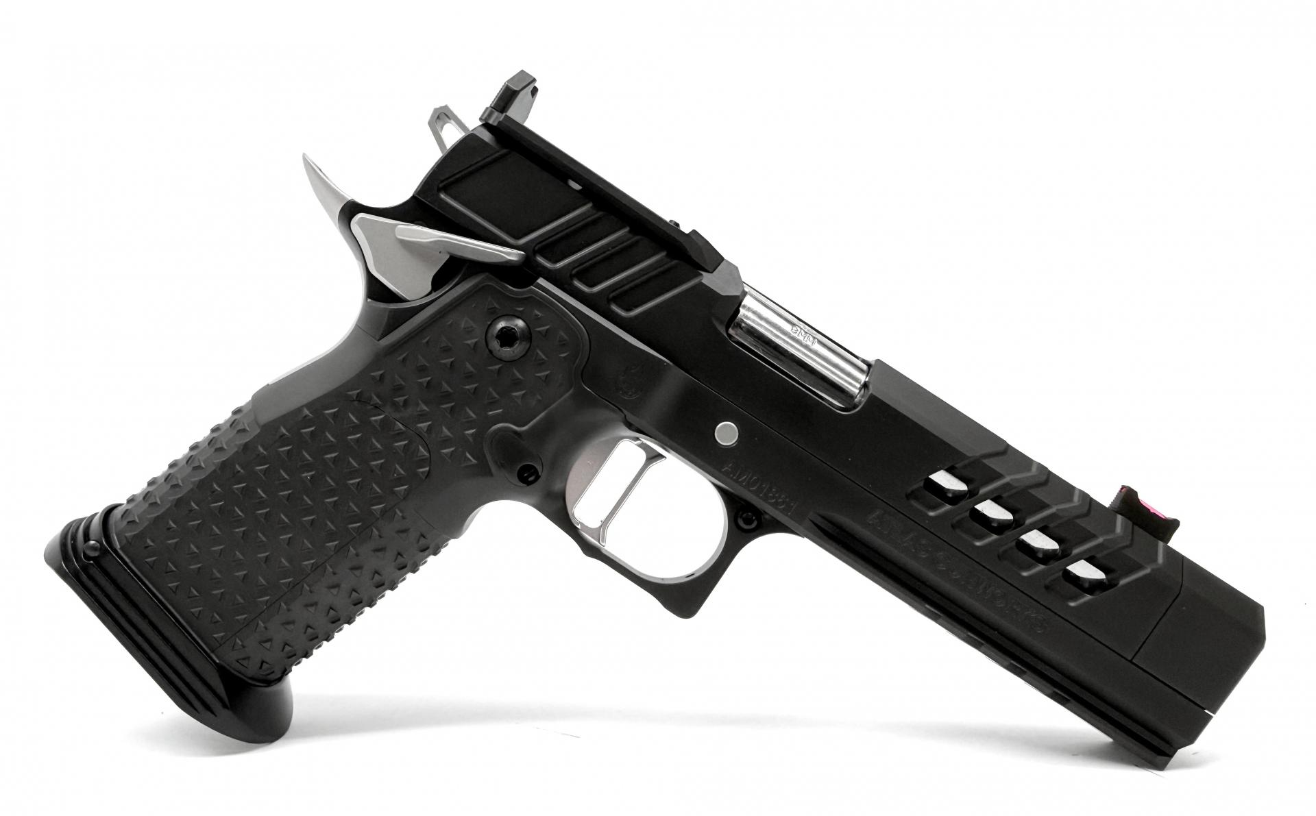 Atlas Artemis V3 Two Tone, 9mm, 4.6" Sightblock Barrel, Two Tone Finish, Medium Flat Silver Trigger, Tactical Magwell, RMR/SRO Plate, 1 126mm 17 Rd Magazine. 2 140mm 20 Rd Magazines, Soft Case