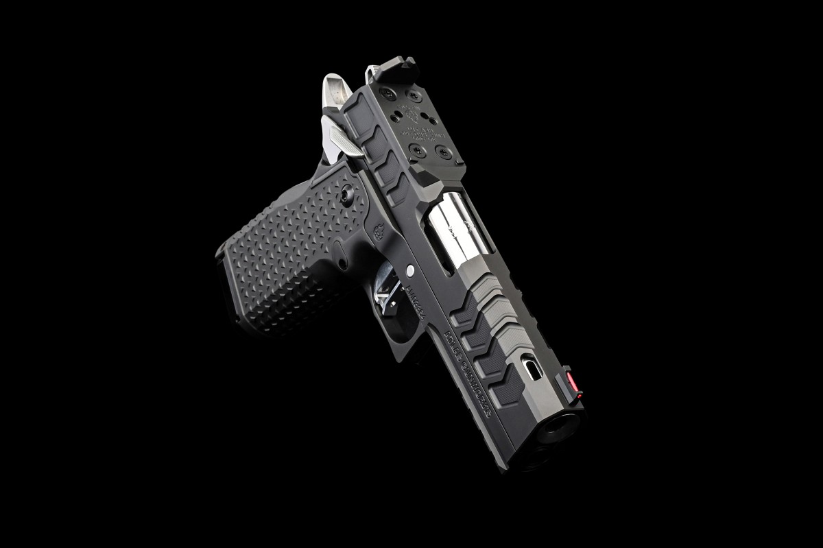 Atlas Gunworks, EOS V3 RDS Two-Tone SAO Semi-Auto (2011) Pistol, Silver 4.25" Ported Bull Barrel, Carry Ambi Safety, Aluminum Grip, Flat Medium Silver Trigger & Silver Controls, Black DLC Finish, RMR/SRO Plate, Two 15 Round & One 17 Round Mags.