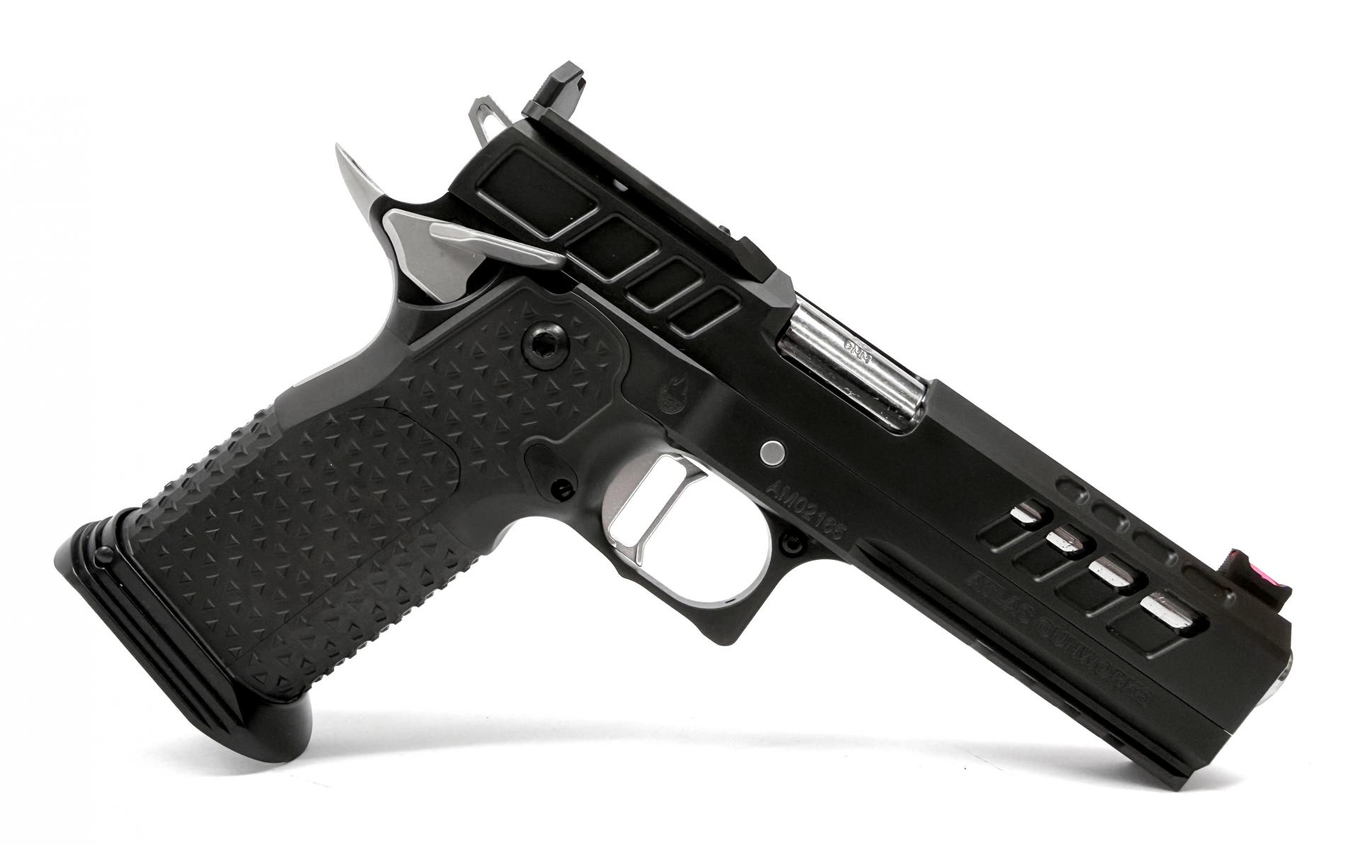 Atlas Athena V3 Two Tone, 9mm 4.6" Barrel, Two Tone Finish, Flat Medium Silver Trigger, Sub-2lb Trigger, RMR/SRO Optics Plate, Alpha Grip, Tactical Magwell, 1 126mm 17 Rd Magazine. 2 140mm 20 Rd Magazines-Black Basepad,